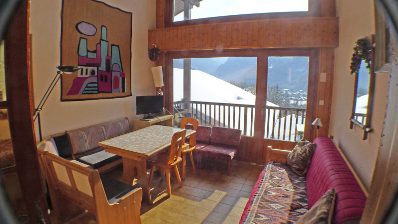 _lv_images__lot_0000000119_02_3545938