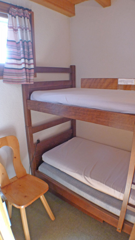 _lv_images__lot_0000000119_06_3242612