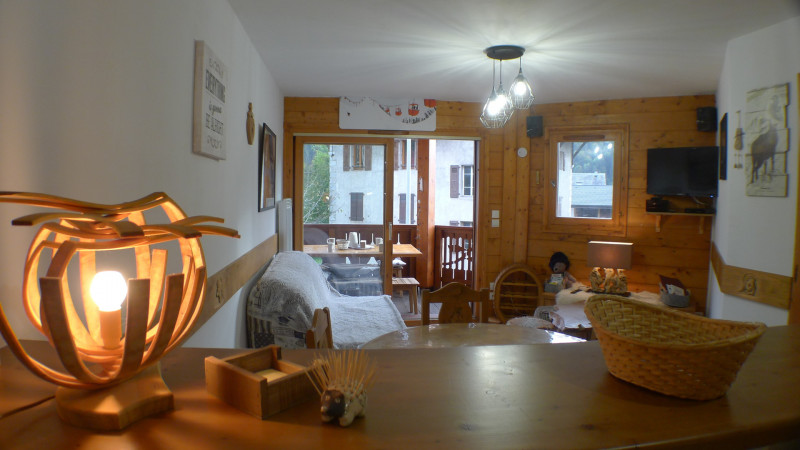 _lv_images__lot_0000000121_01_3329380