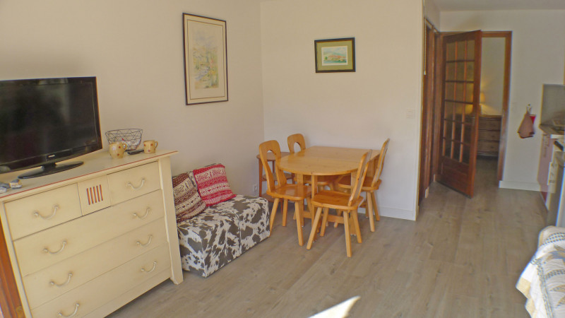 _lv_images__lot_0000000136_05_3409577