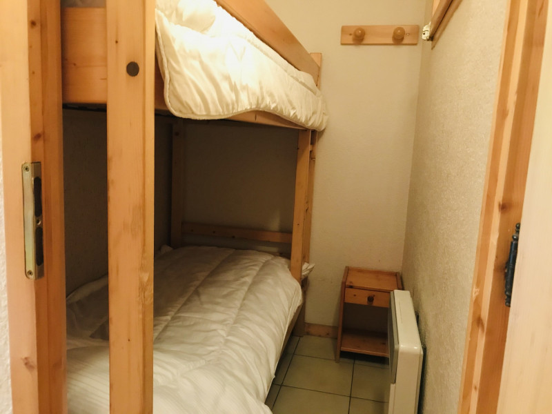 _lv_images__lot_0000000139_06_3387744