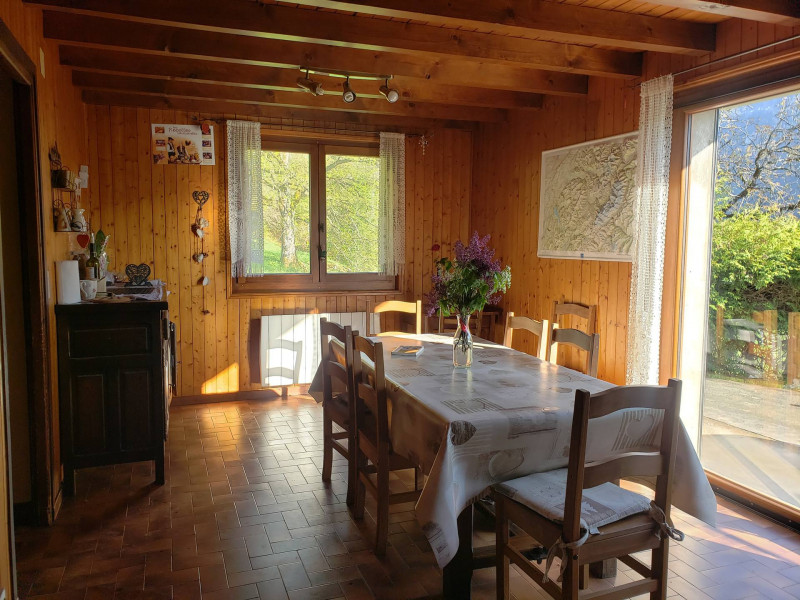 _lv_images__lot_0000000143_04_4107830