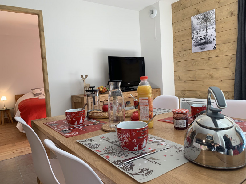 _lv_images__lot_0000000144_03_3412633