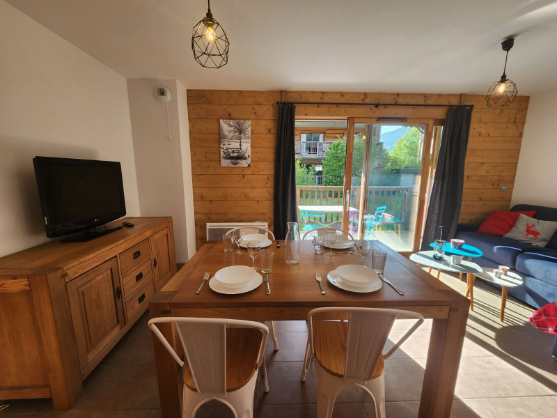 _lv_images__lot_0000000144_03_3727643