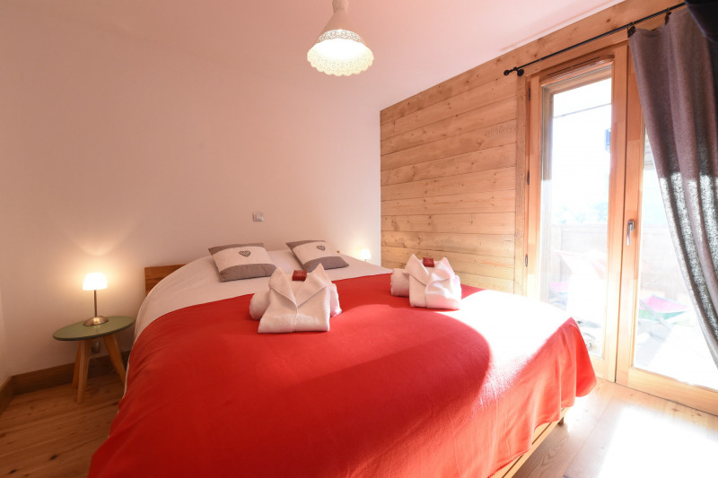 _lv_images__lot_0000000144_04_3517680