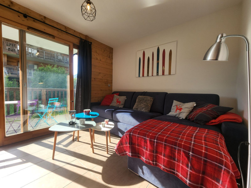 _lv_images__lot_0000000144_04_3724627