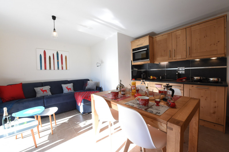 _lv_images__lot_0000000144_06_3400286