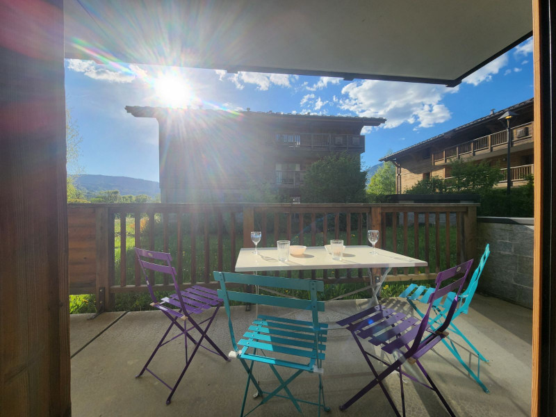 _lv_images__lot_0000000144_06_3727646