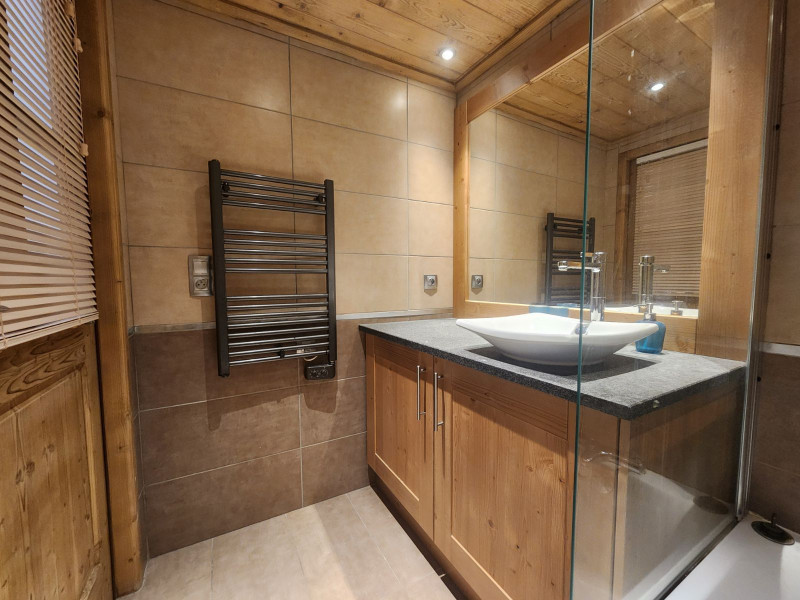 _lv_images__lot_0000000144_13_3721465