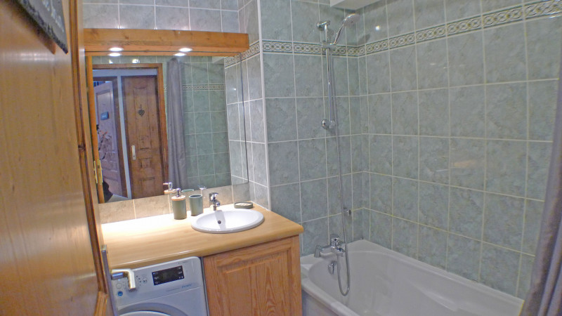 _lv_images__lot_0000000148_07_3592501