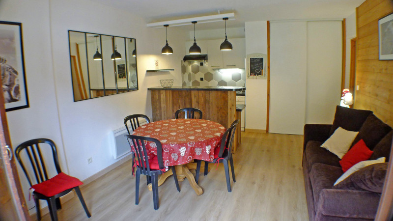 _lv_images__lot_0000000154_05_3208266