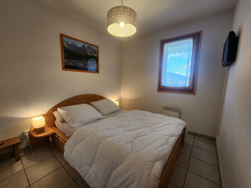 _lv_images__lot_0000000155_03_3520803