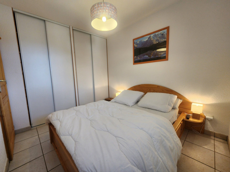 _lv_images__lot_0000000155_04_3568075