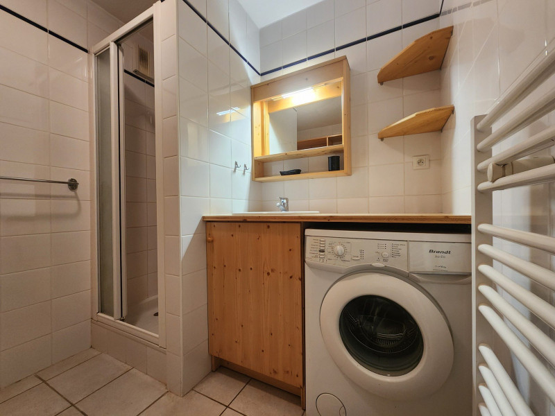 _lv_images__lot_0000000155_08_3631868