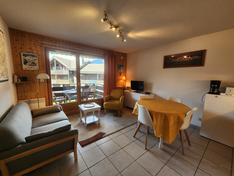 _lv_images__lot_0000000155_12_3688427