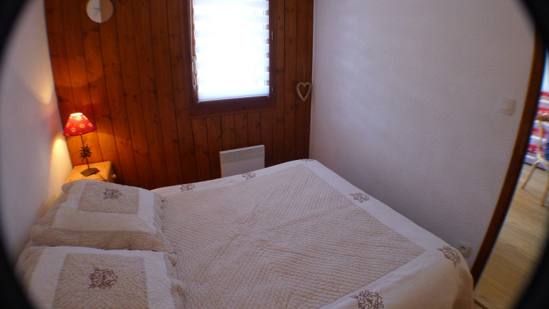 _lv_images__lot_0000000157_08_3628369