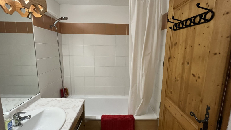 _lv_images__lot_0000000160_08_3715380