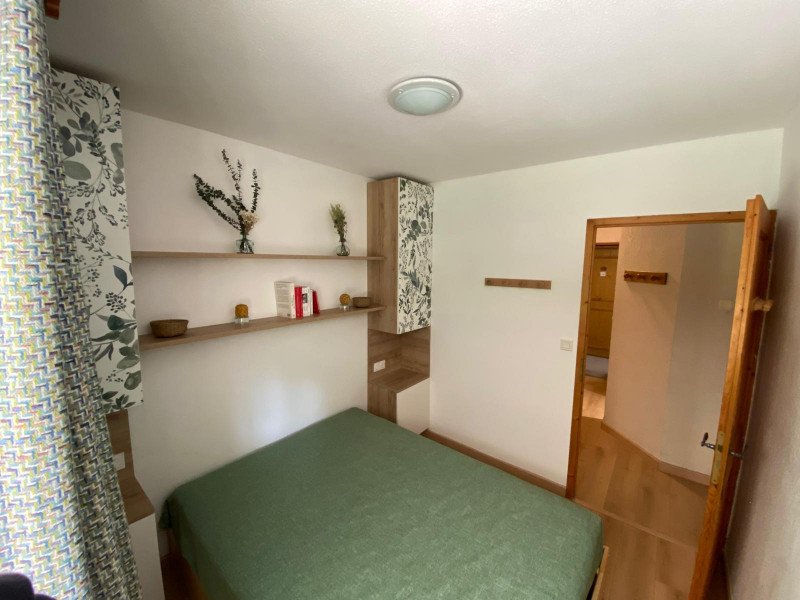 _lv_images__lot_0000000162_11_3436813