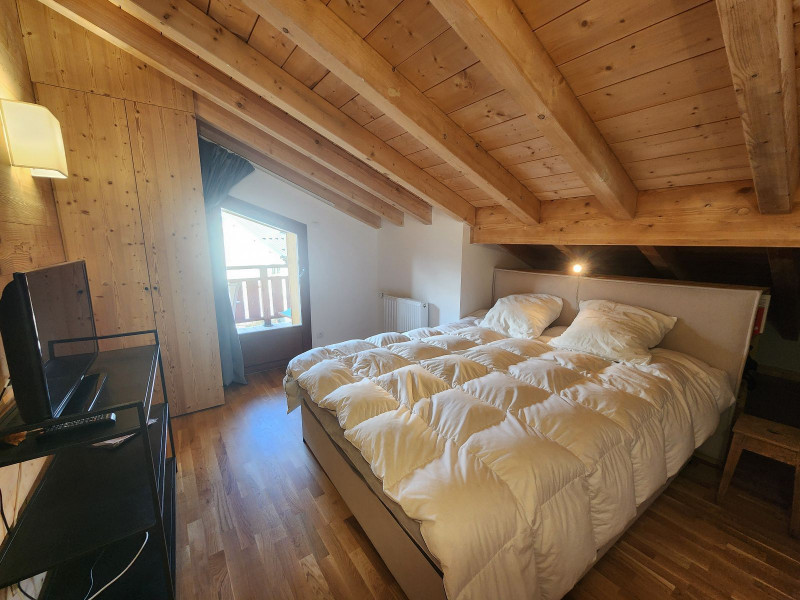 _lv_images__lot_0000000169_08_3659450