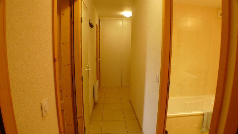 _lv_images__lot_0000000170_04_3529977