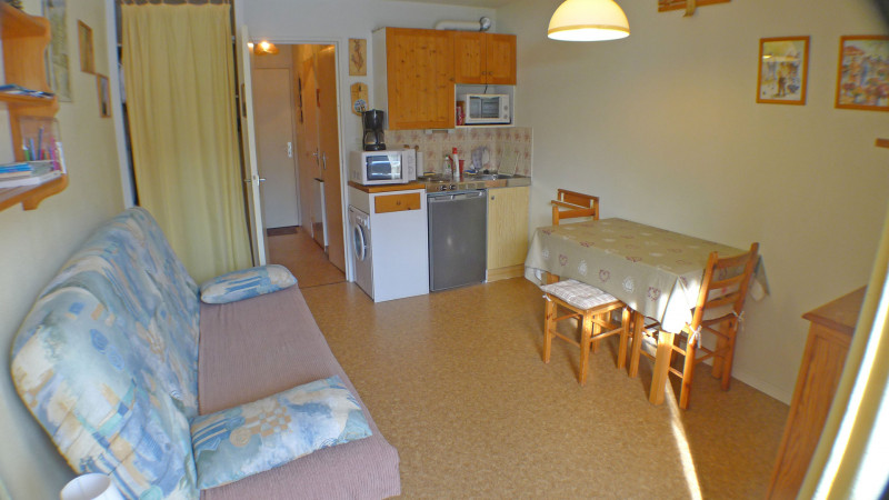 _lv_images__lot_0000000172_03_3463651