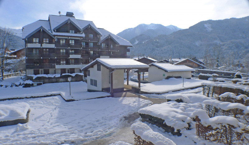 _lv_images__lot_0000000172_04_3688369