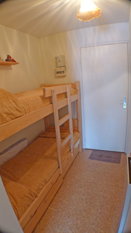 _lv_images__lot_0000000172_08_3394076