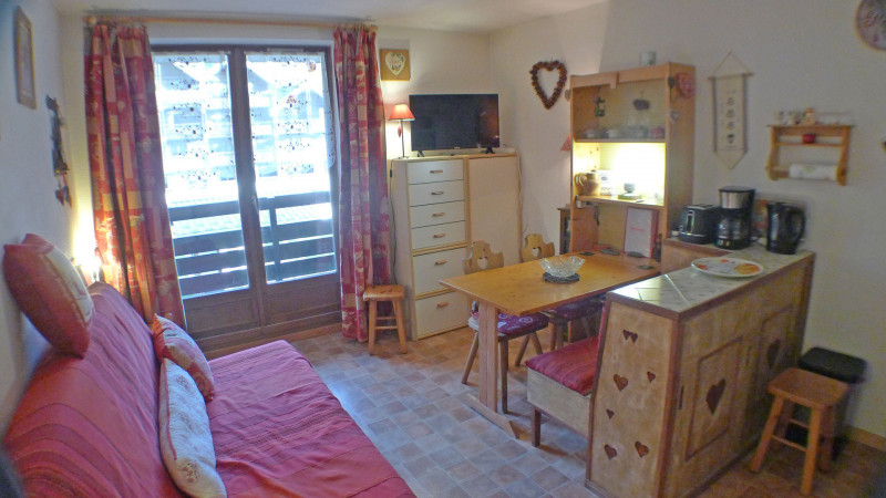 _lv_images__lot_0000000176_04_3306924 _lv_images__lot_0000000176_04_3306924