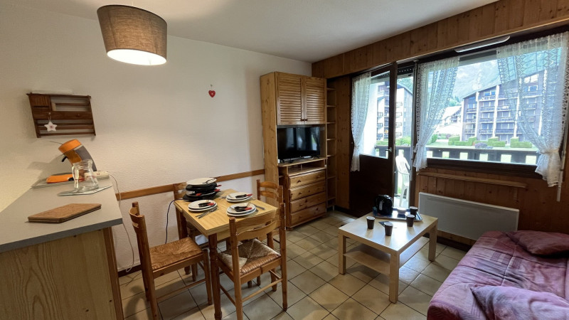 _lv_images__lot_0000000177_01_3727164