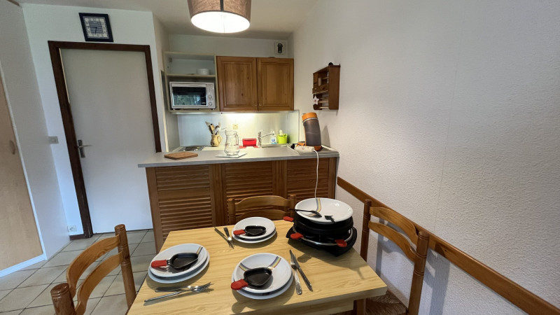 _lv_images__lot_0000000177_06_3724139