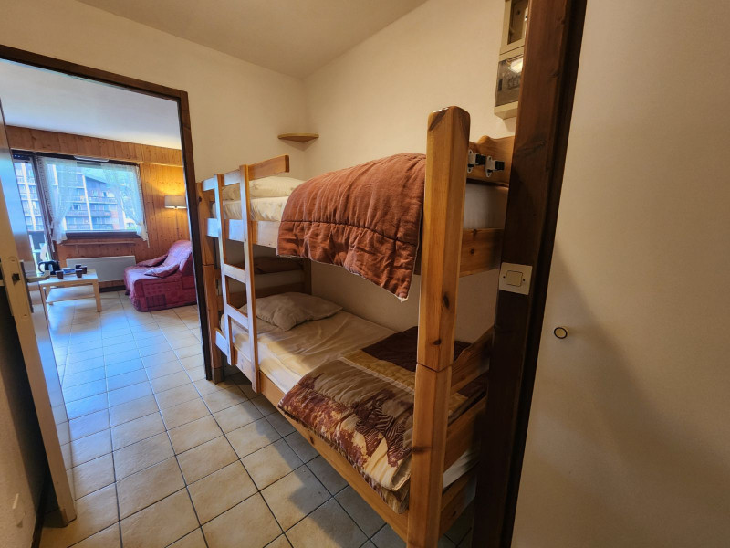 _lv_images__lot_0000000177_11_3727174