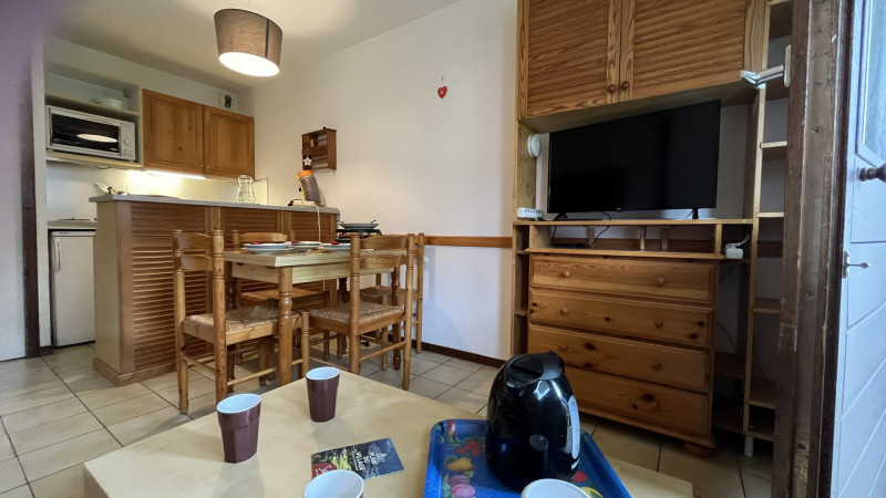 _lv_images__lot_0000000177_13_3727176