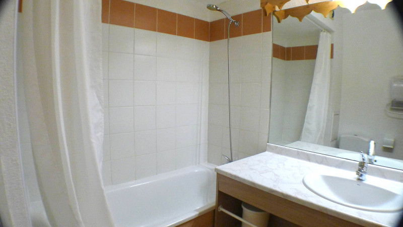 _lv_images__lot_0000000178_10_3708697