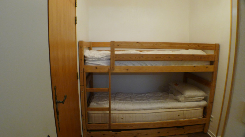 _lv_images__lot_0000000179_10_3702684