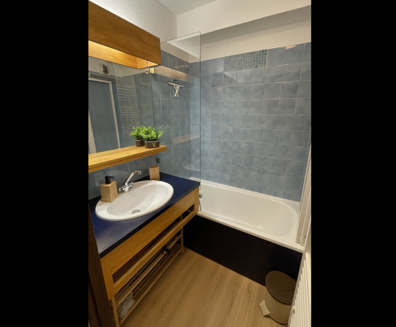 _lv_images__lot_0000000180_05_3712495