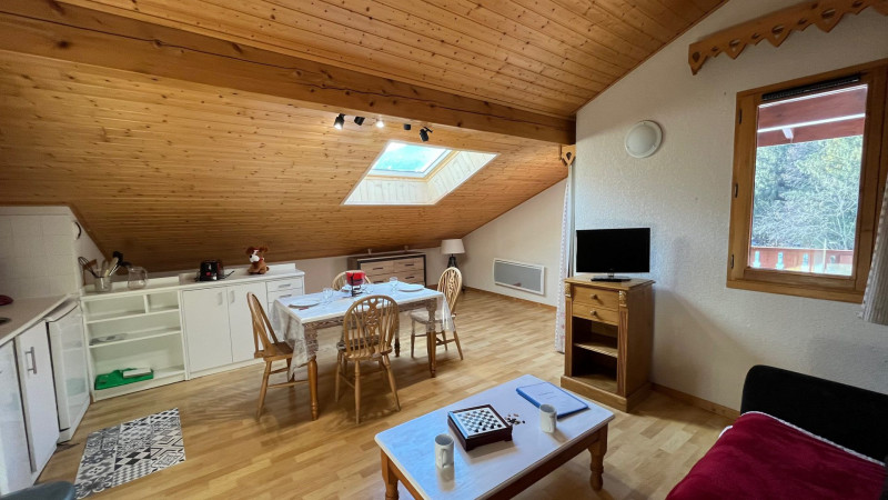 _lv_images__lot_0000000182_01_3699642