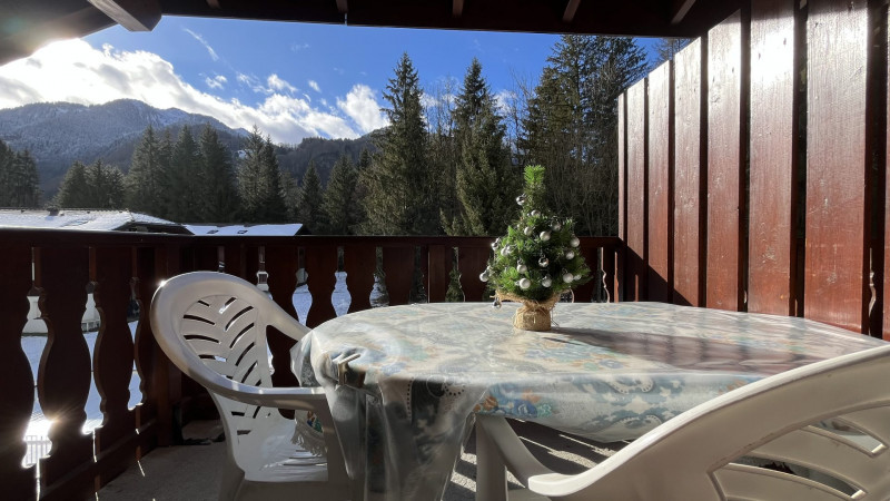 _lv_images__lot_0000000182_04_4079346