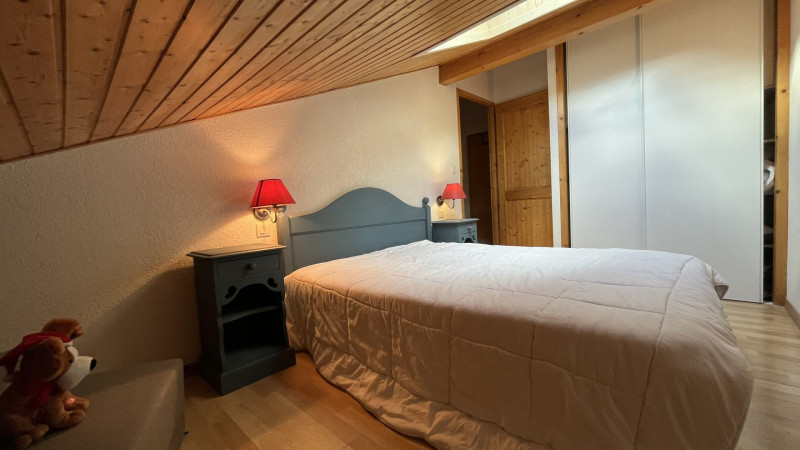 _lv_images__lot_0000000182_09_3662685 _lv_images__lot_0000000182_09_3662685