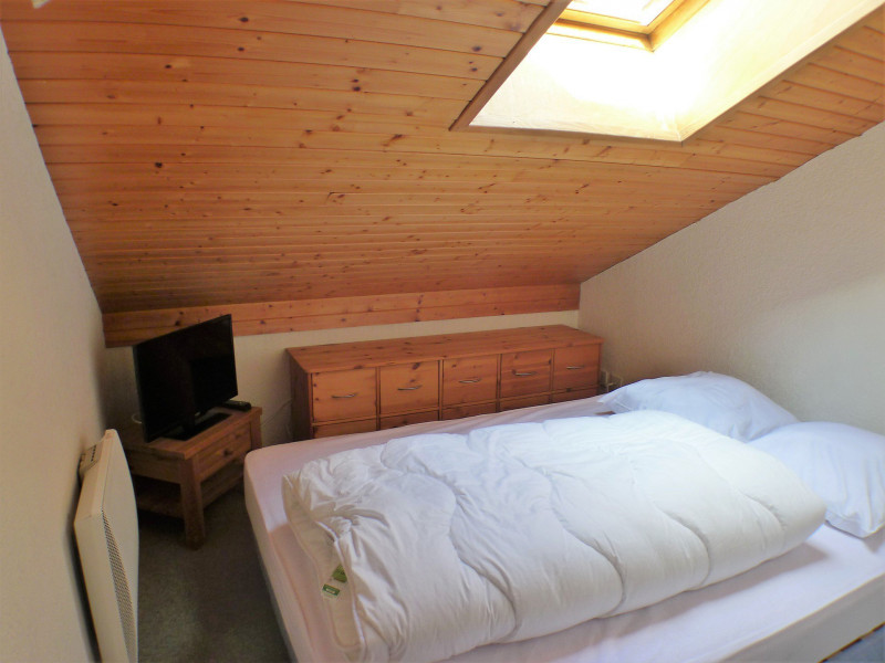 _lv_images__lot_0000000183_10_3177716