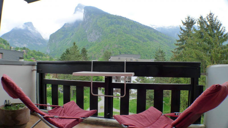 _lv_images__lot_0000000184_02_3631148