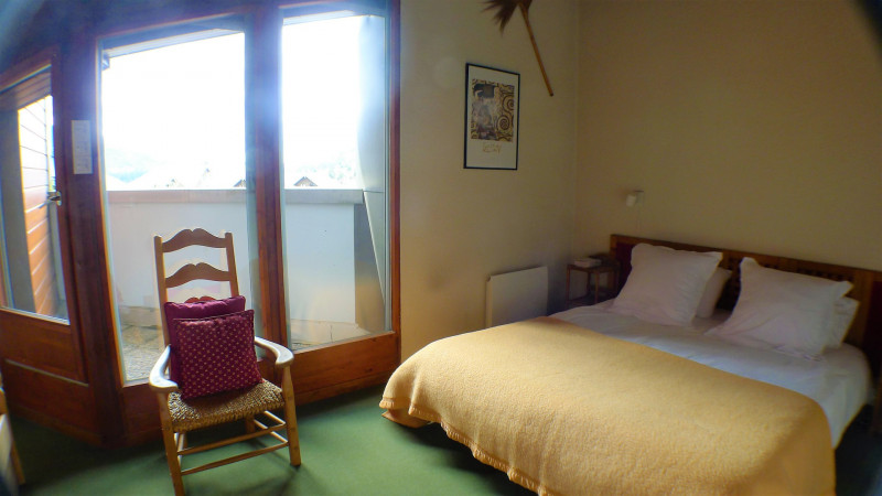 _lv_images__lot_0000000184_06_3390328