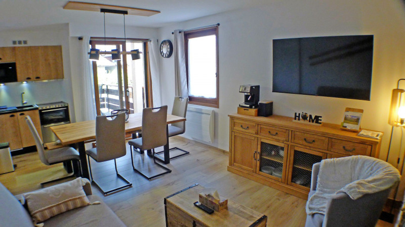 _lv_images__lot_0000000185_01_3520176