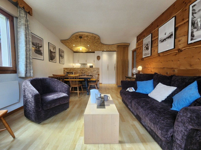 _lv_images__lot_0000000188_01_3726756