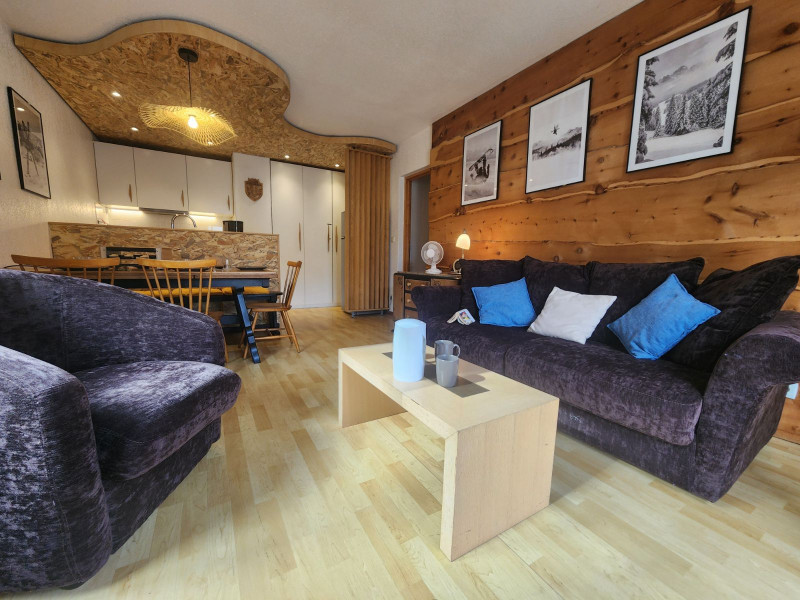 _lv_images__lot_0000000188_02_3668828