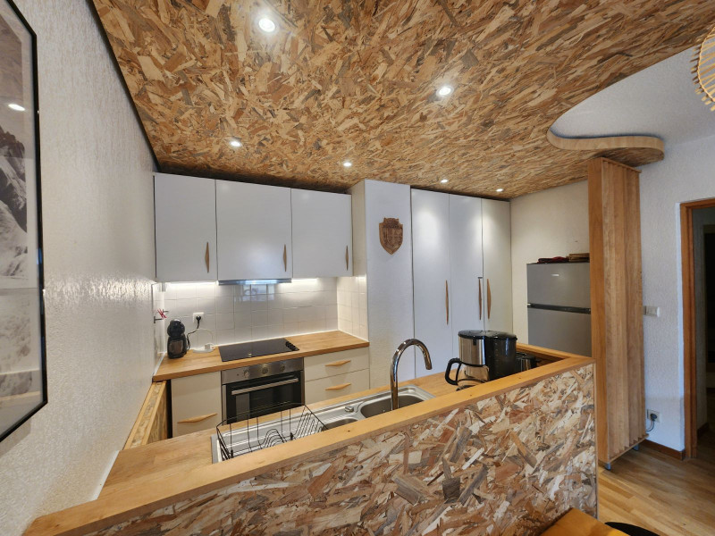 _lv_images__lot_0000000188_08_3726763