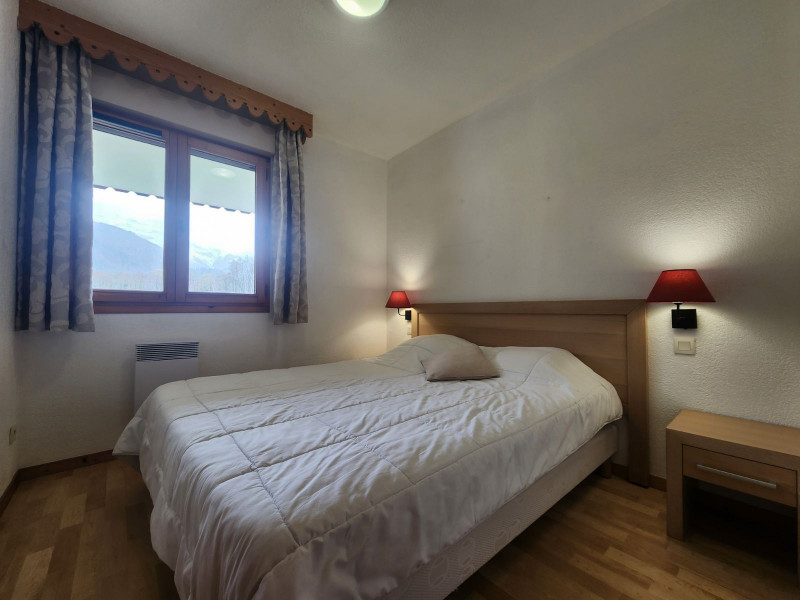 _lv_images__lot_0000000188_09_3708626