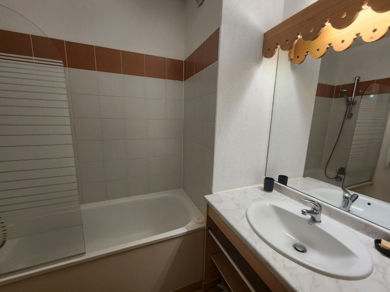 _lv_images__lot_0000000188_12_3690546