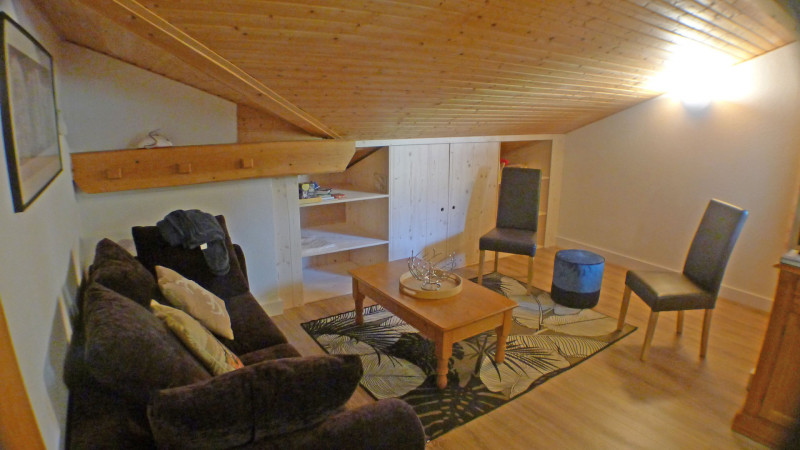 _lv_images__lot_0000000189_03_3322192