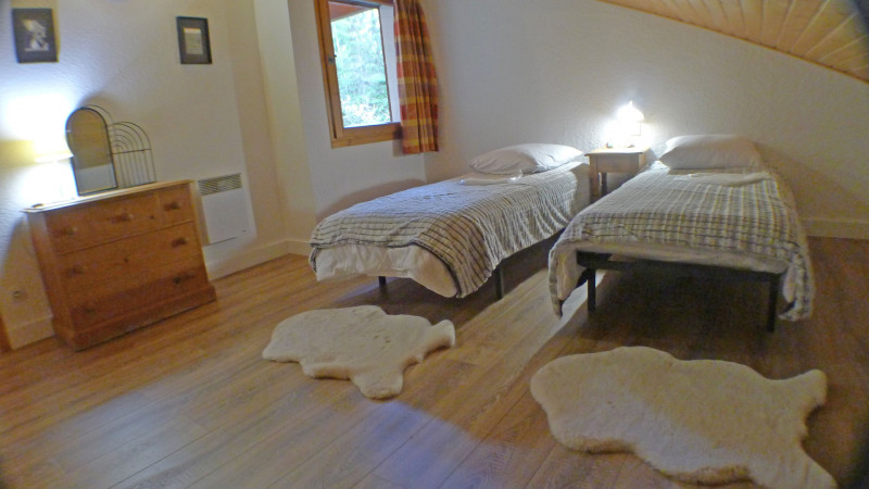 _lv_images__lot_0000000189_08_3702731