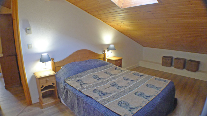 _lv_images__lot_0000000189_12_3242117